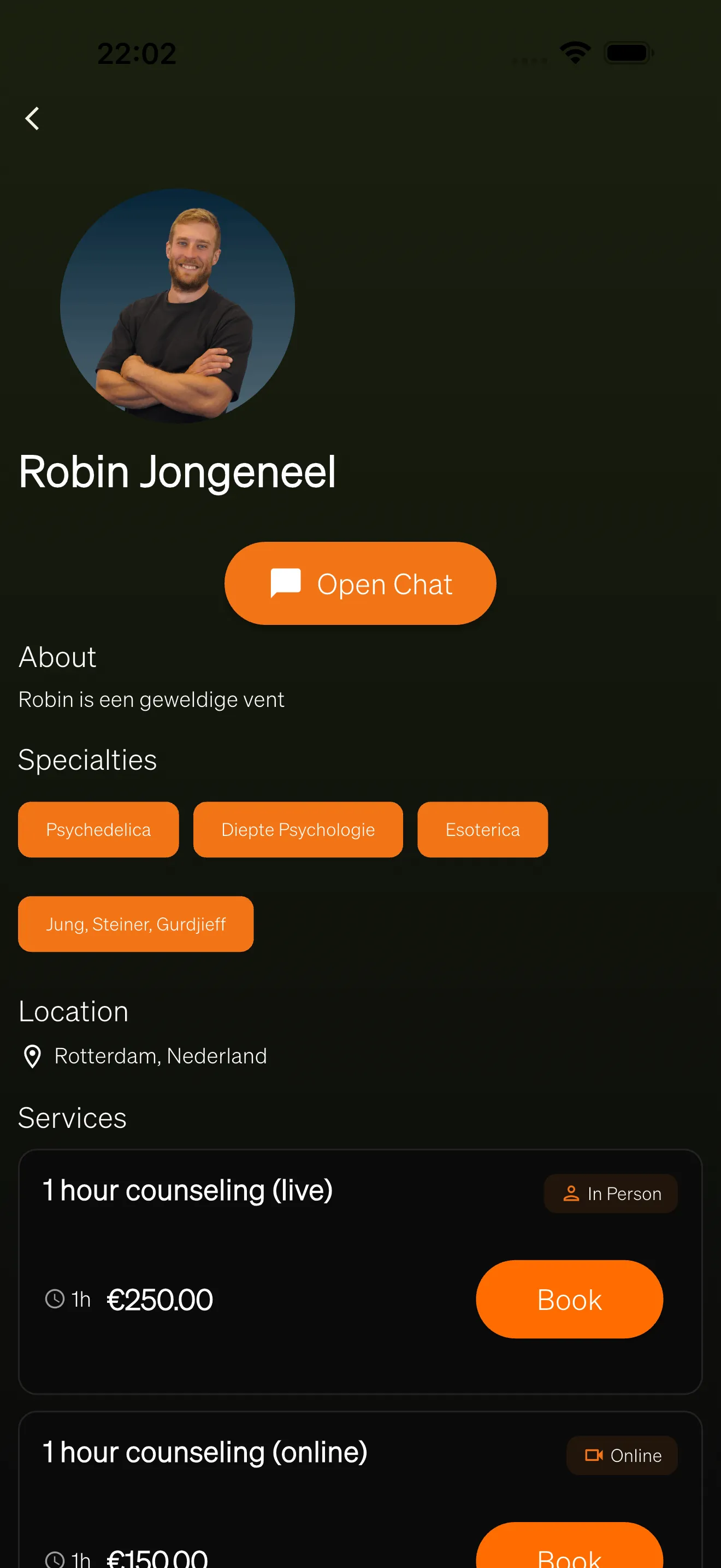 A coach profile showing bio, specialties, and available services.
